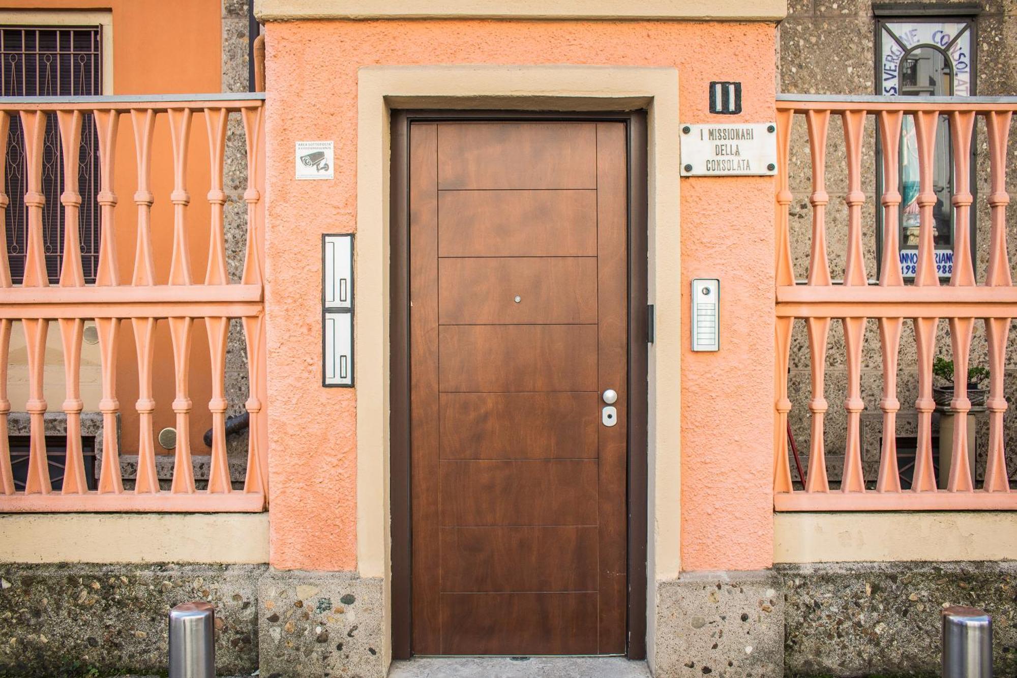 Rrrapido Holy Suites And Rooms - Via Sardegna Μιλάνο Εξωτερικό φωτογραφία
