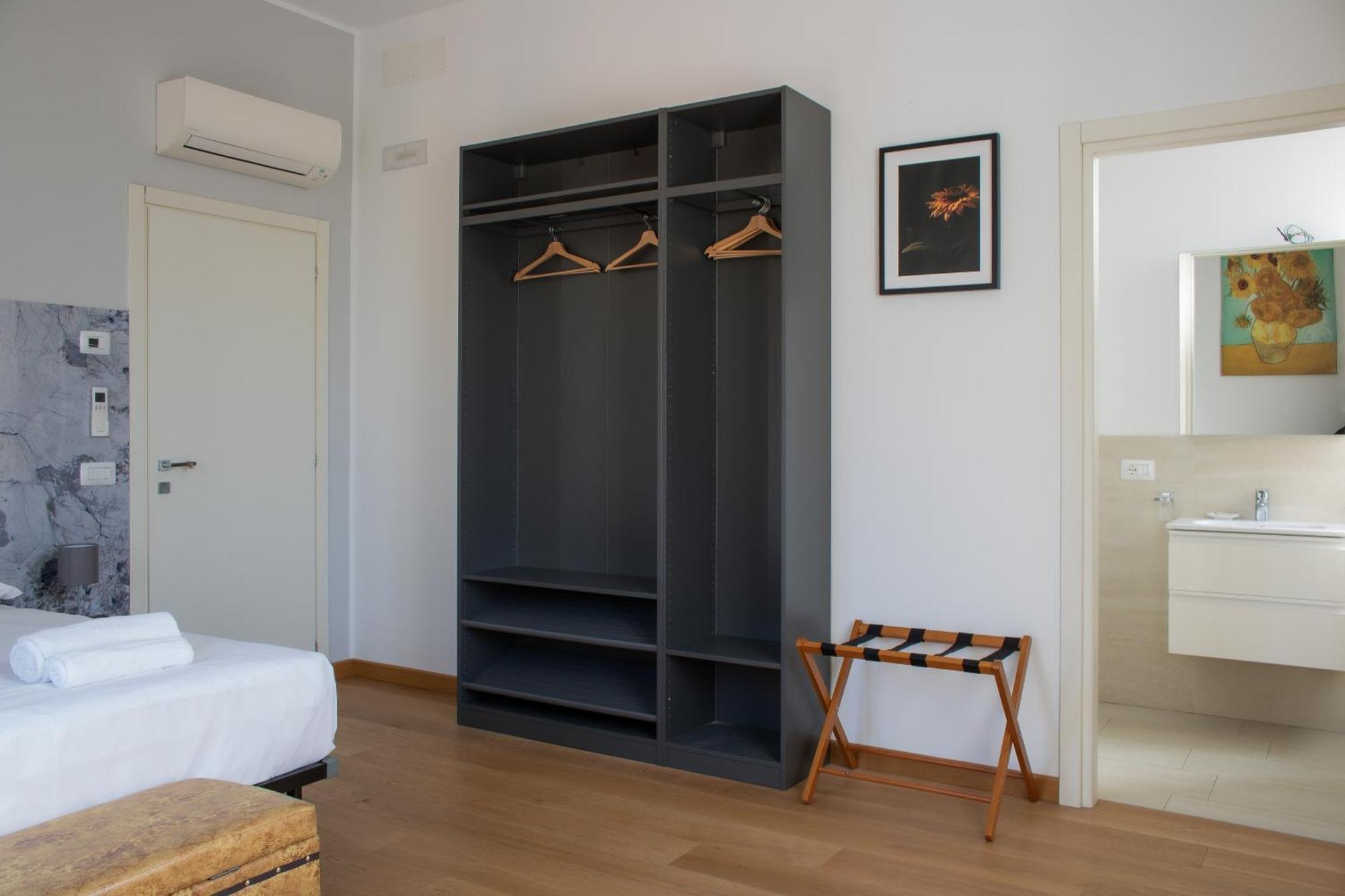 Rrrapido Holy Suites And Rooms - Via Sardegna Μιλάνο Εξωτερικό φωτογραφία