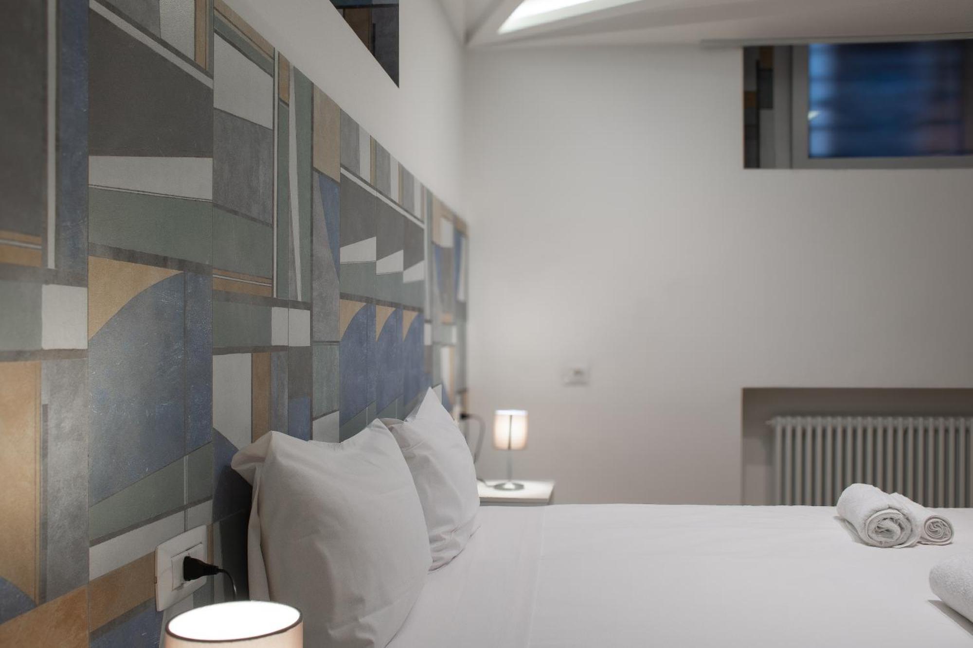 Rrrapido Holy Suites And Rooms - Via Sardegna Μιλάνο Εξωτερικό φωτογραφία