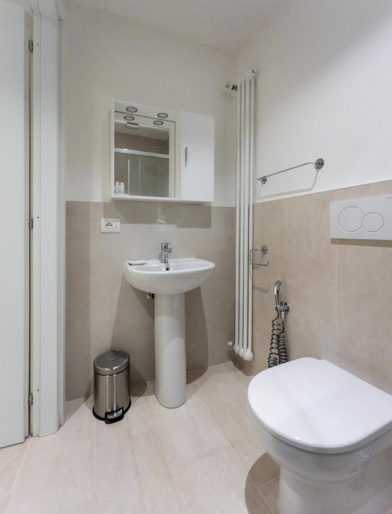 Rrrapido Holy Suites And Rooms - Via Sardegna Μιλάνο Εξωτερικό φωτογραφία