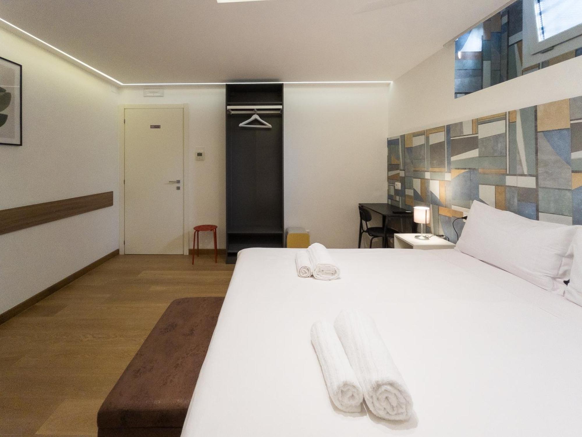 Rrrapido Holy Suites And Rooms - Via Sardegna Μιλάνο Εξωτερικό φωτογραφία